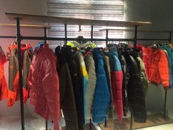 圖 卡季服飾商務男裝折扣批發,品牌男裝商務庫存尾貨 成都服裝 鞋帽 箱包
